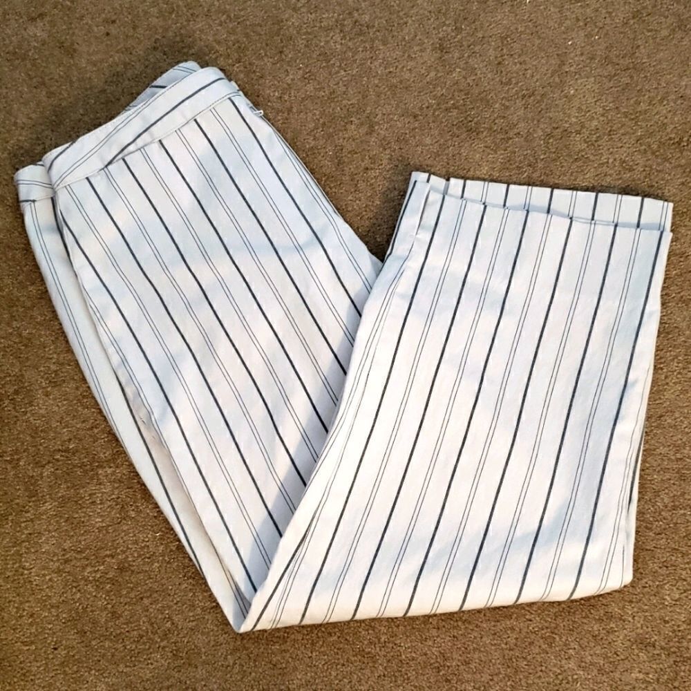 *Dockers tan and brown capris, 10